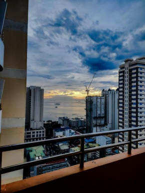 Budget Staycation with Free Pool and Gym Access very near US Embassy, Robinsons Manila, Manila Zoo, UP PGH